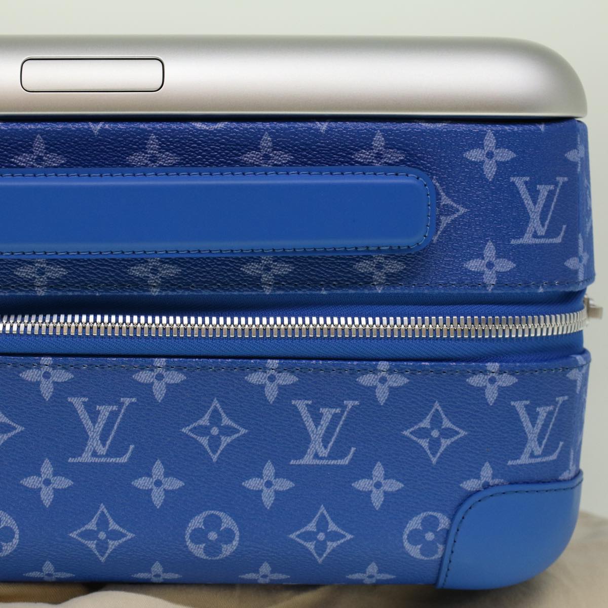 LOUIS VUITTON Monogram Clouds Horizon 55 Suitcase Blue M20411 LV Auth ki3461A