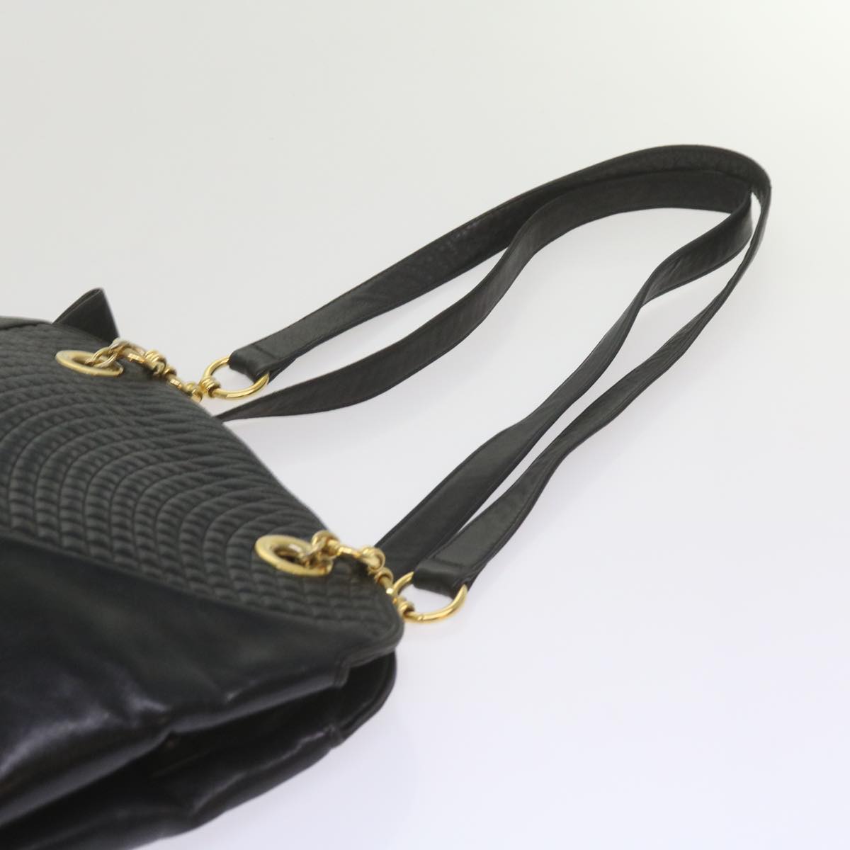 BALLY Matelasse Shoulder Bag Leather Black Auth ki3834