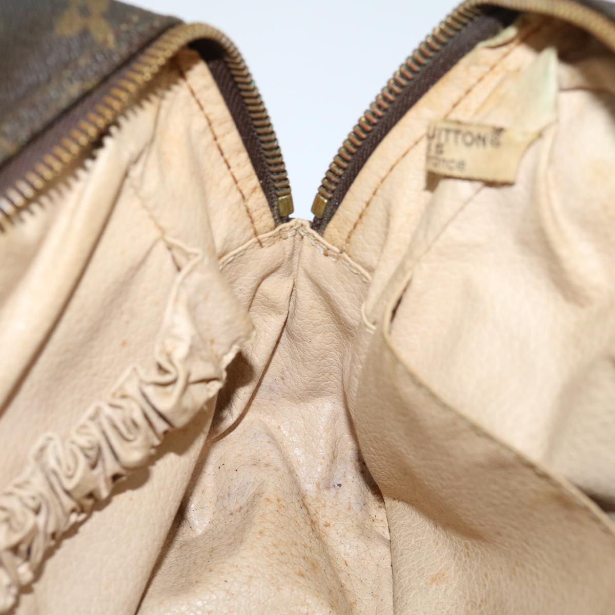 LOUIS VUITTON Monogram Trousse Toilette 28 Clutch Bag M47522 LV Auth ki4285