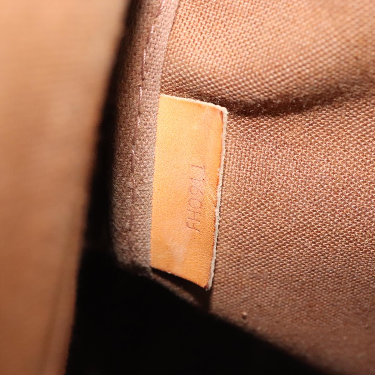 LOUIS VUITTON Monogram Saumur 35 Shoulder Bag M42254 LV Auth ki4838