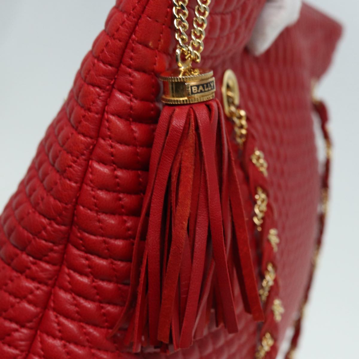 BALLY Matelasse Chain Shoulder Bag Leather Red Gold Auth ki4874