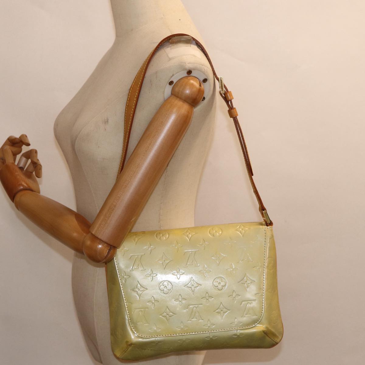 LOUIS VUITTON Monogram Vernis Thompson Street Bag Gris M91008 LV Auth ki4881