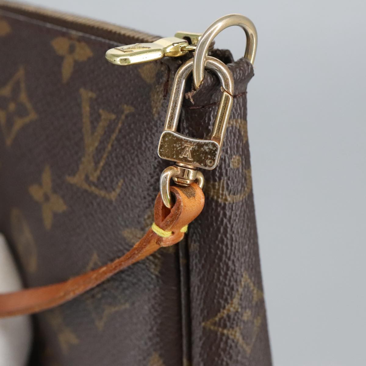 LOUIS VUITTON Monogram Pochette Accessoires Pouch M51980 LV Auth ki5077