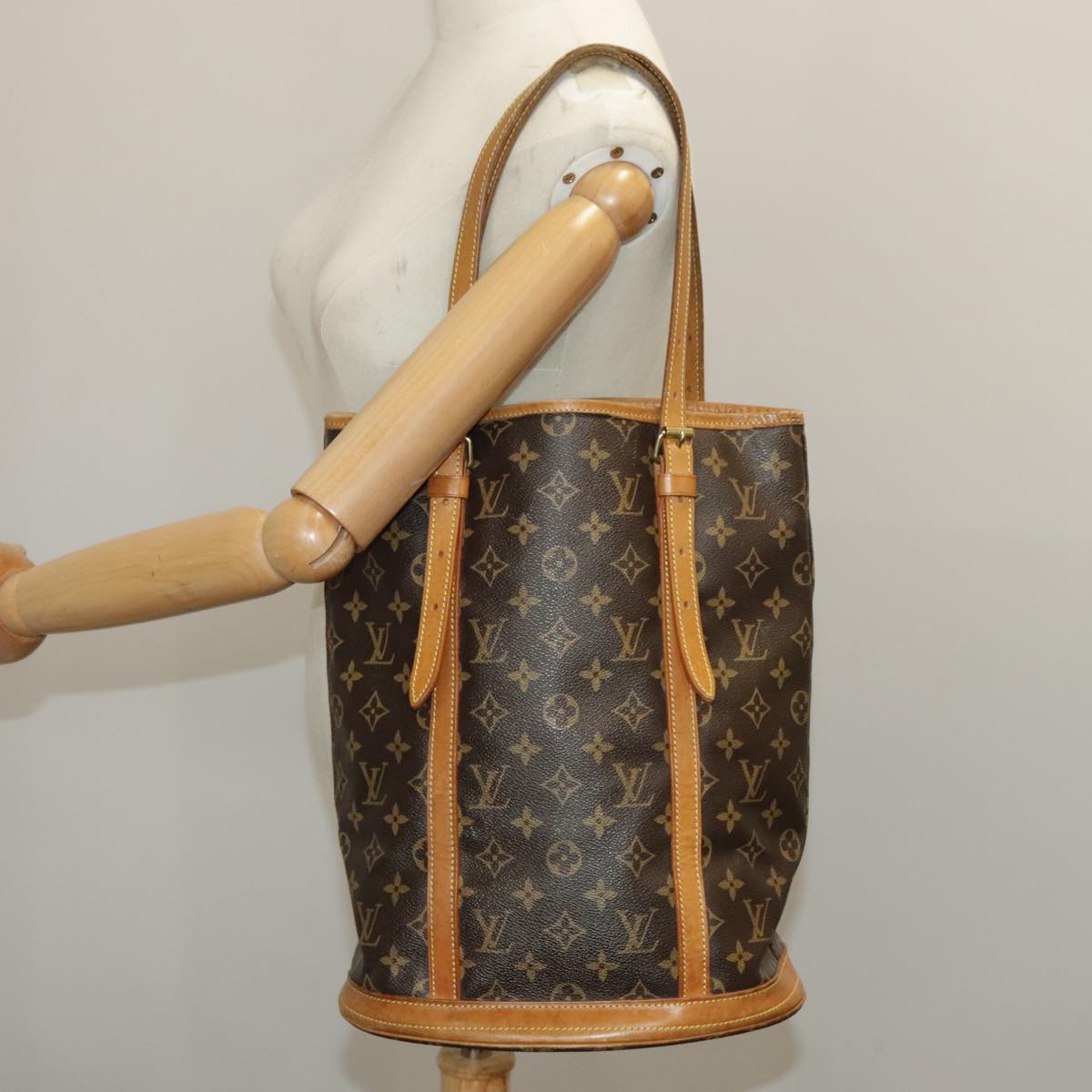 LOUIS VUITTON Monogram Bucket GM Shoulder Bag M42236 LV Auth ki5108