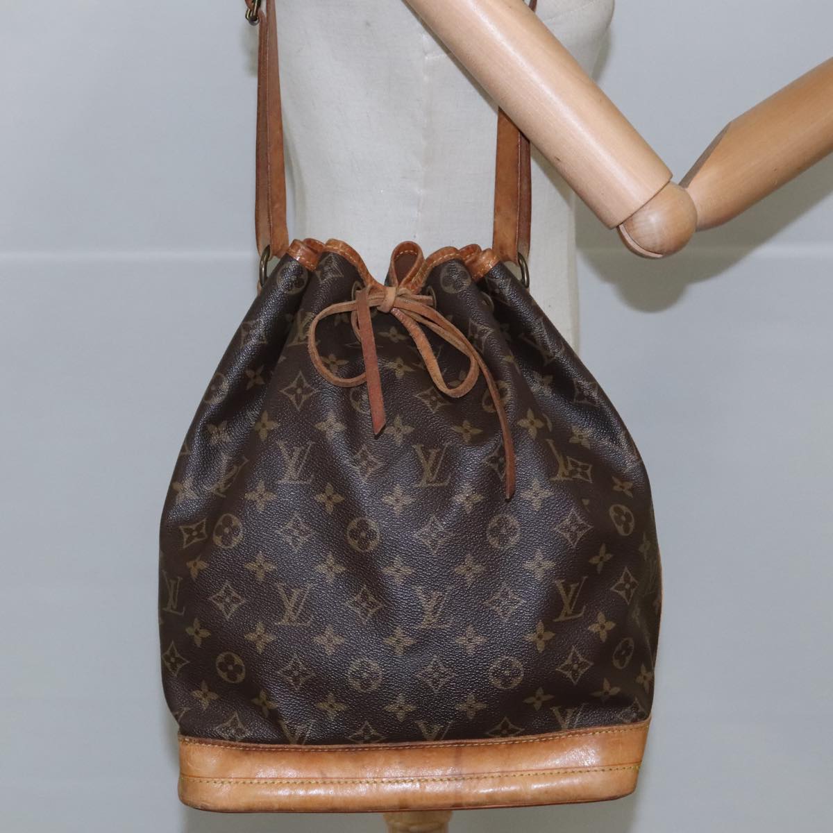 LOUIS VUITTON Monogram Petit Noe Shoulder Bag M42226 LV Auth ki5185