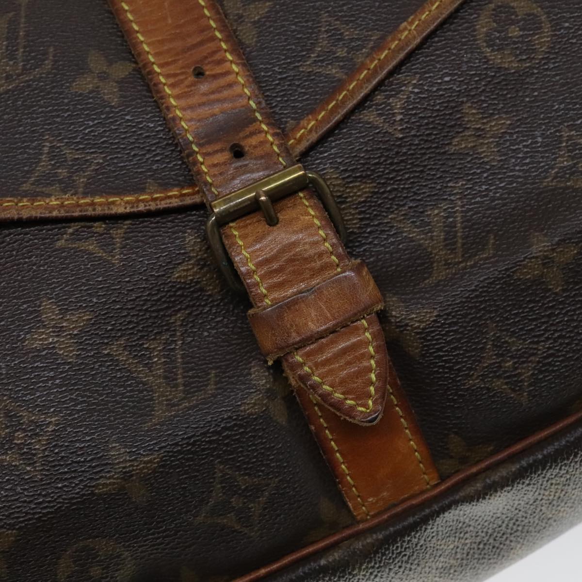 LOUIS VUITTON Monogram Saumur 35 Shoulder Bag M42254 LV Auth ki5377
