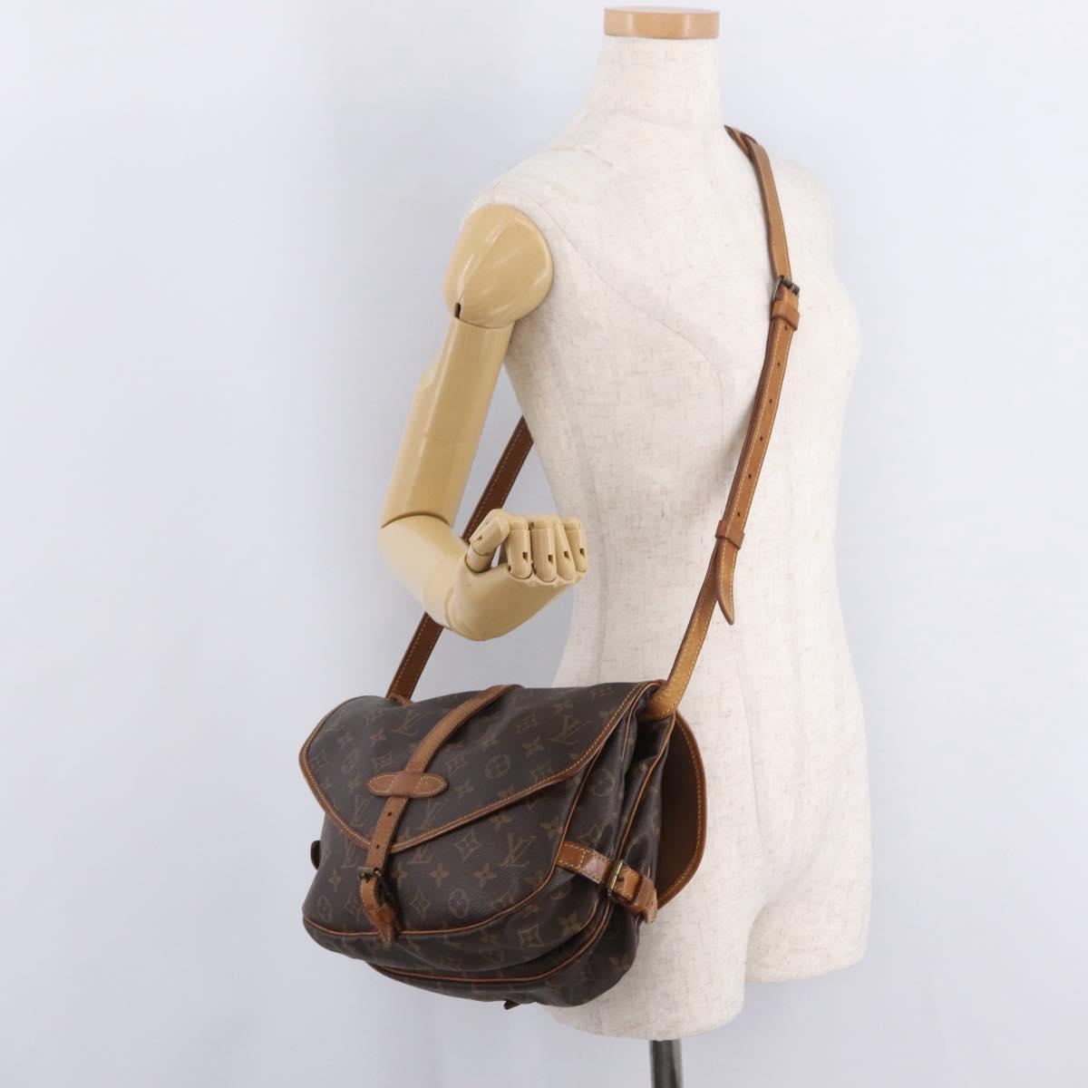 LOUIS VUITTON Monogram Saumur 30 Shoulder Bag M42256 LV Auth ki6796