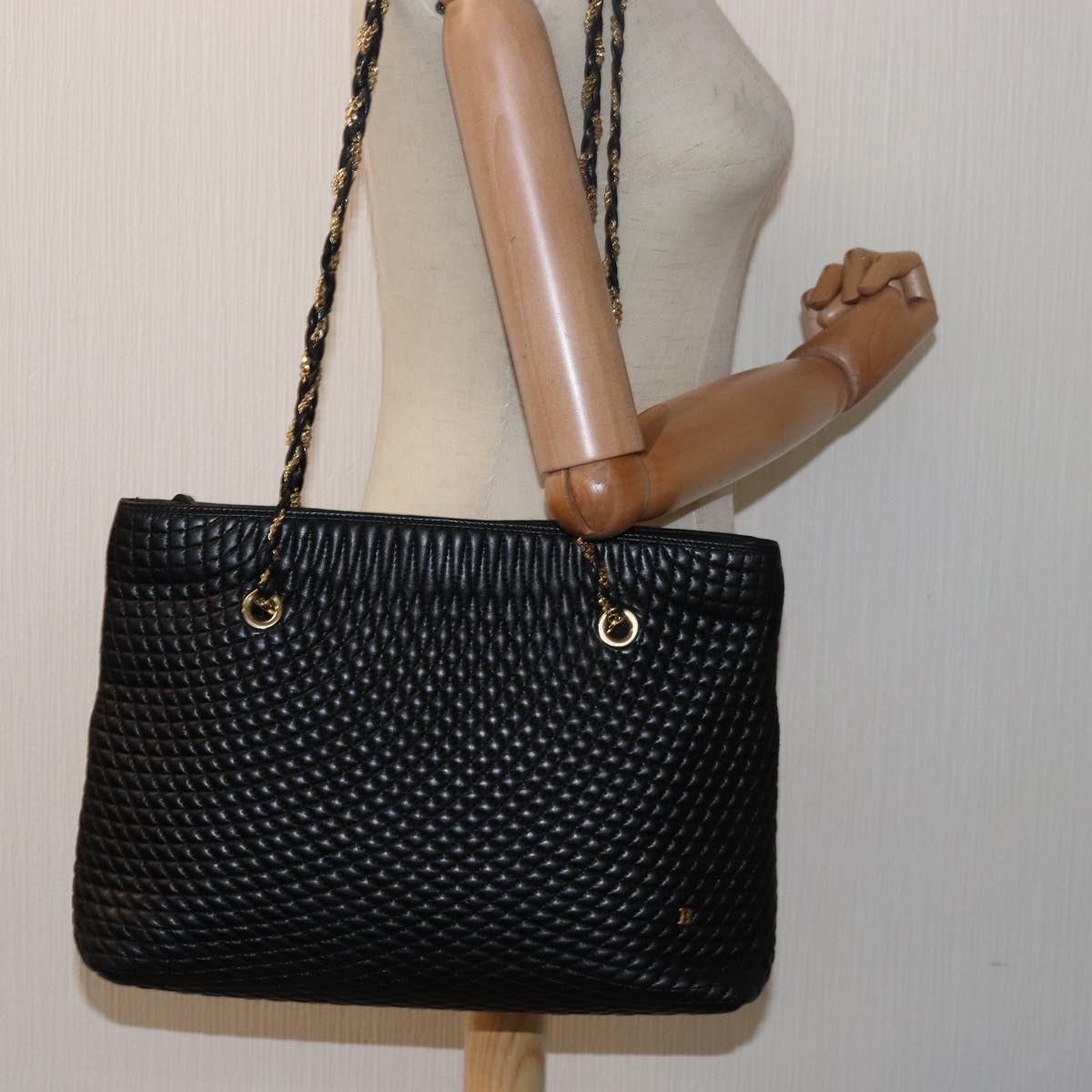 BALLY Quilted Chain Shoulder Bag Leather Black Auth kk249