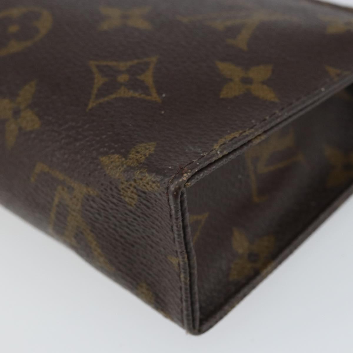 LOUIS VUITTON Monogram Poche Toilette 15 Pouch M47546 LV Auth kk611