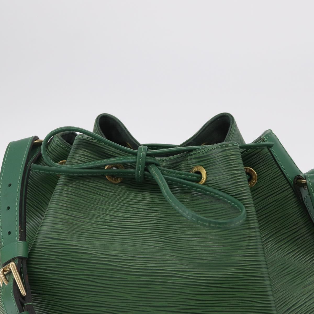 LOUIS VUITTON Epi Petit Noe Shoulder Bag Green M44104 LV Auth LN011V
