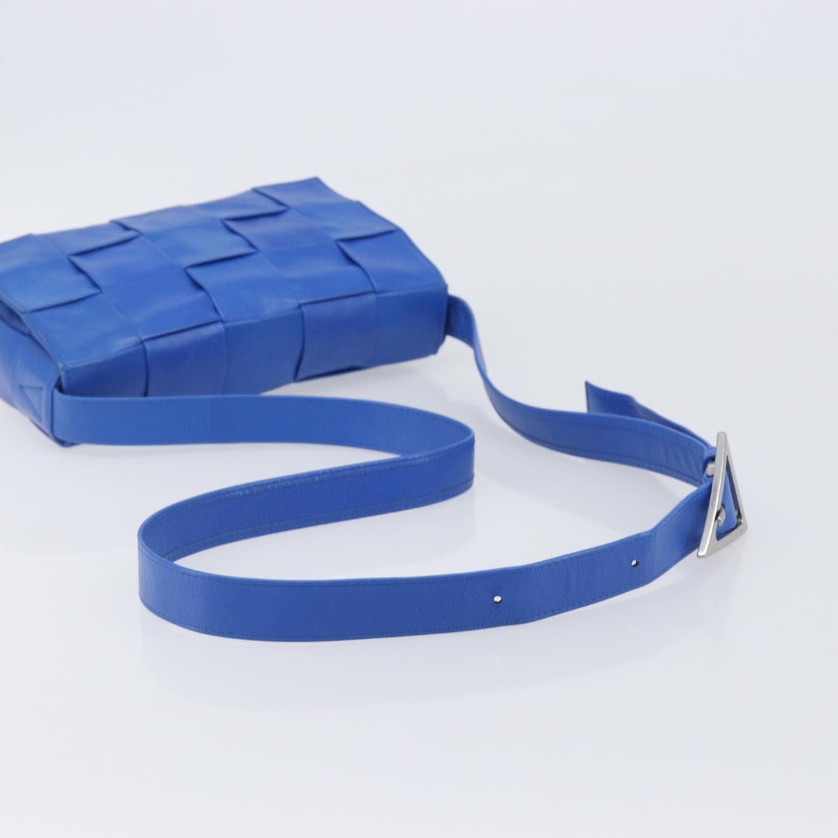 Bottega Veneta MAXI INTRECCIATO Cassette Shoulder Bag Leather Blue Silver Auth LN028V