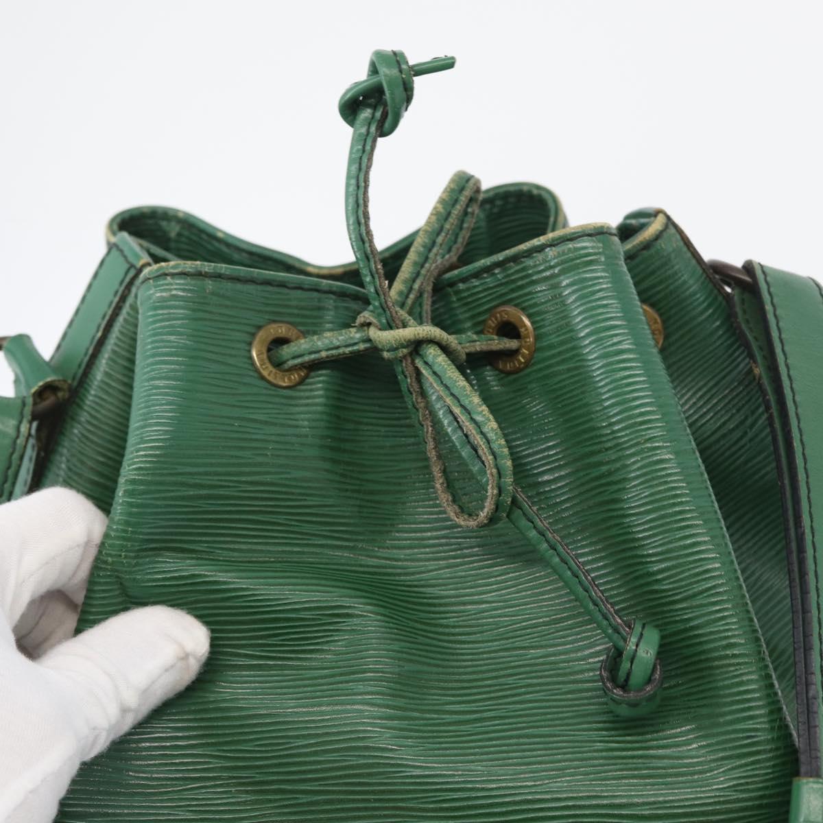 LOUIS VUITTON Epi Noe Shoulder Bag Green M44004 LV Auth LNZ274
