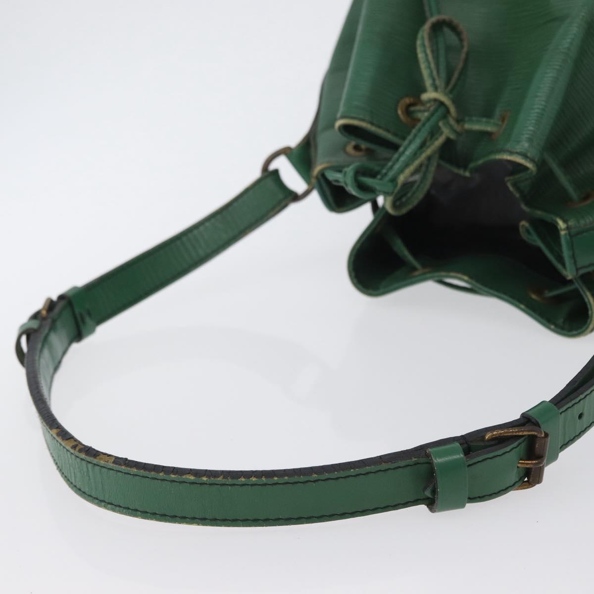 LOUIS VUITTON Epi Noe Shoulder Bag Green M44004 LV Auth LNZ274