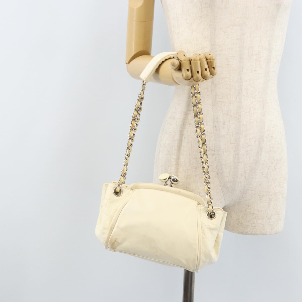 CHANEL Matelasse Chain Shoulder Bag Lamb Skin White Silver CC Auth LNZ357A