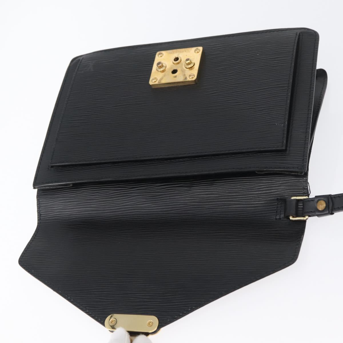 LOUIS VUITTON Epi Serie Dragonne Clutch Bag Black Noir M52612 LV Auth LNZ734