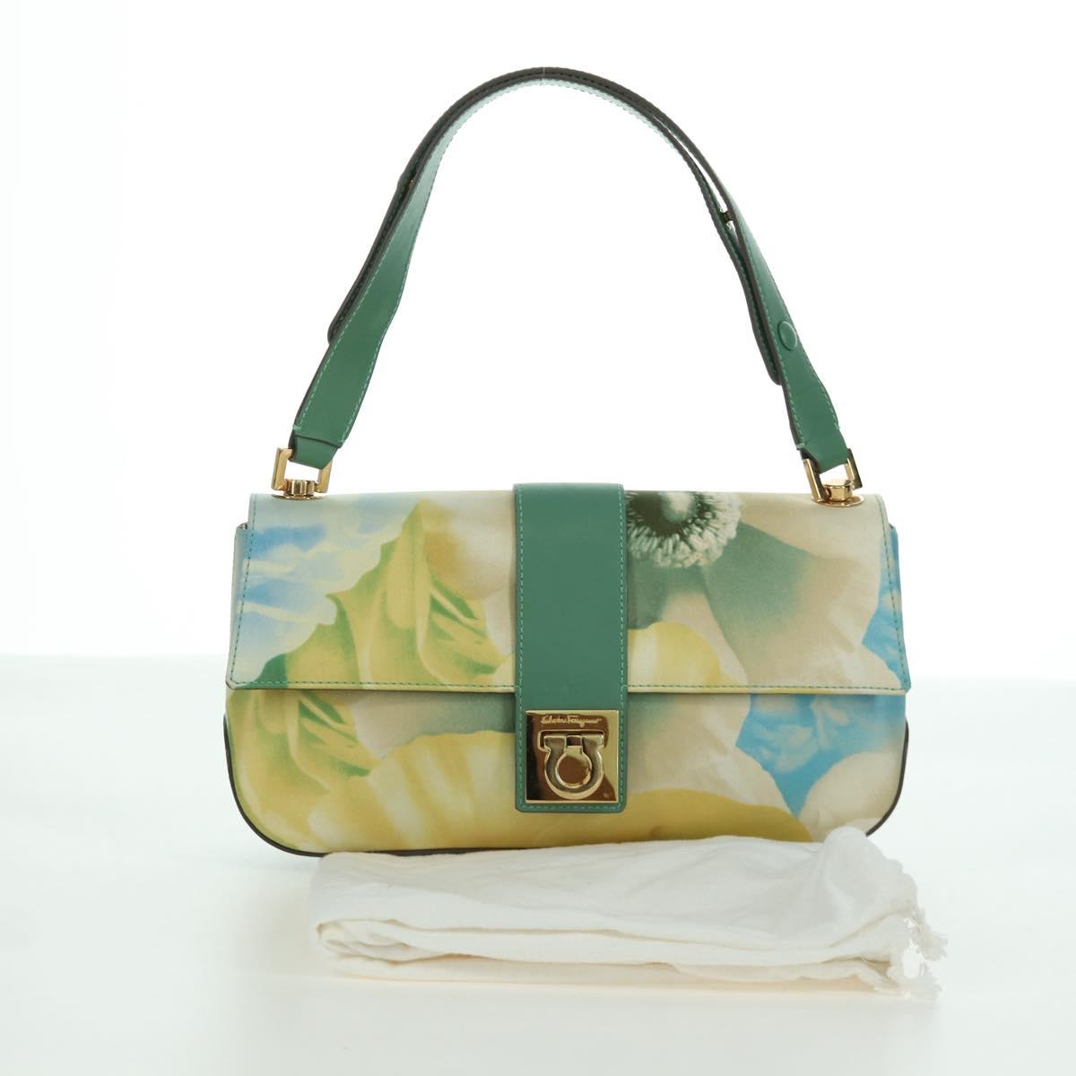 Salvatore Ferragamo Gancini Shoulder Bag Leather Green Gold Auth LNZ984A