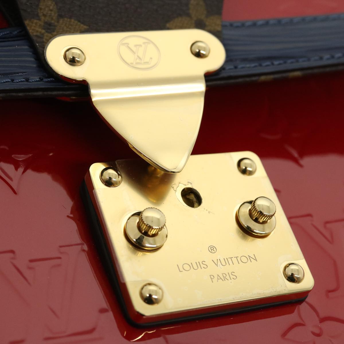 LOUIS VUITTON Vernis Wynwood Shoulder Bag Red scarlet M90517 LV Auth lt554SM