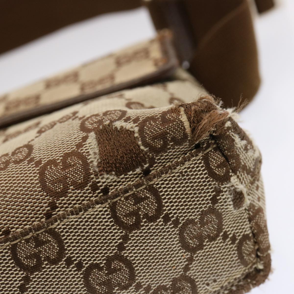 GUCCI GG Canvas Waist bag Beige 92543 Auth mr132