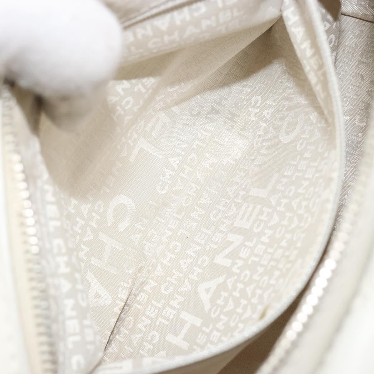 CHANEL Matelasse Chain Shoulder Bag Caviar Skin White Silver CC Auth mr2505