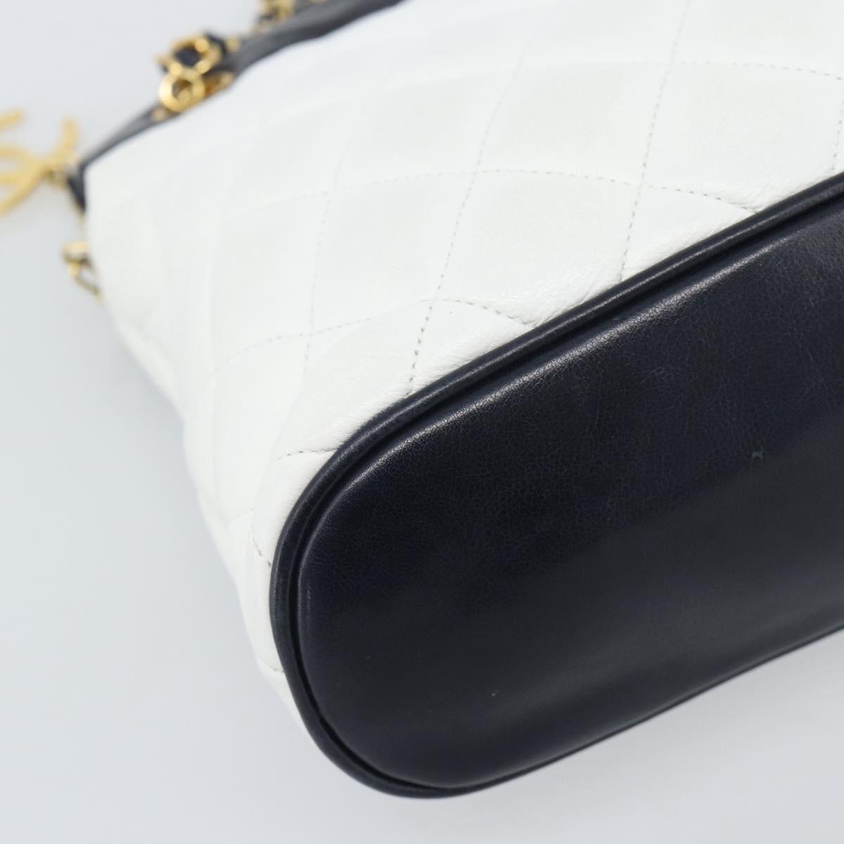 CHANEL Matelasse Chain Shoulder Bag Leather White Gold CC Auth mr2545V