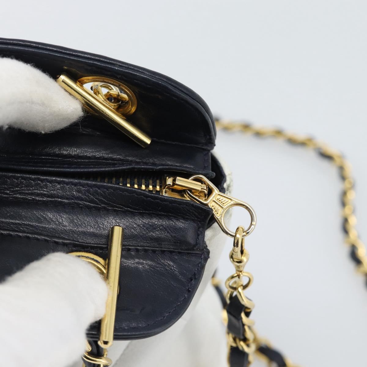 CHANEL Matelasse Chain Shoulder Bag Leather White Gold CC Auth mr2545V