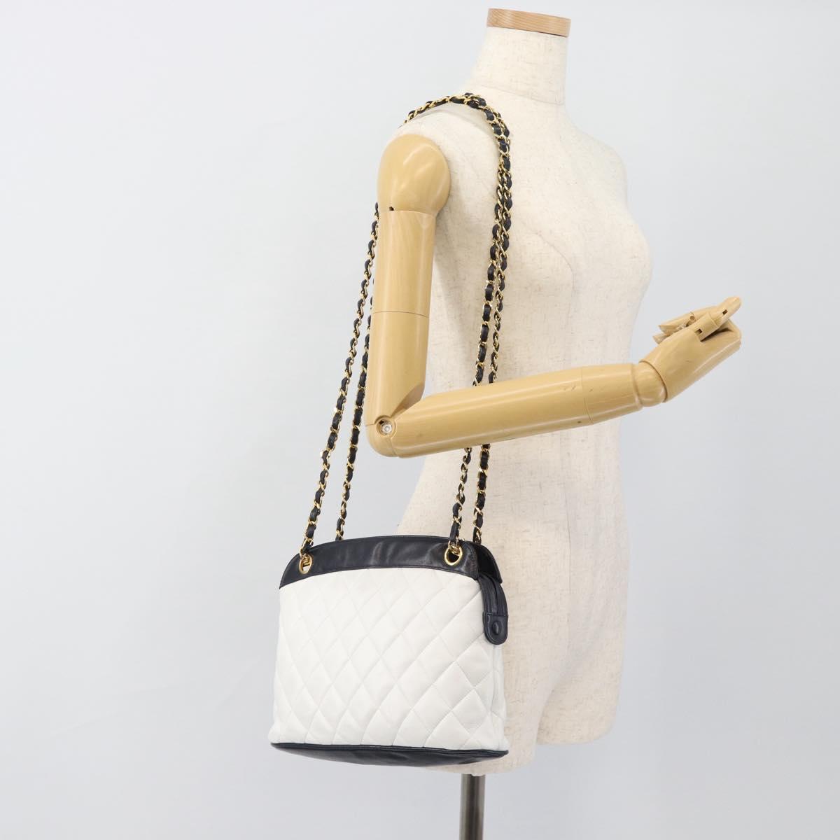 CHANEL Matelasse Chain Shoulder Bag Leather White Gold CC Auth mr2545V