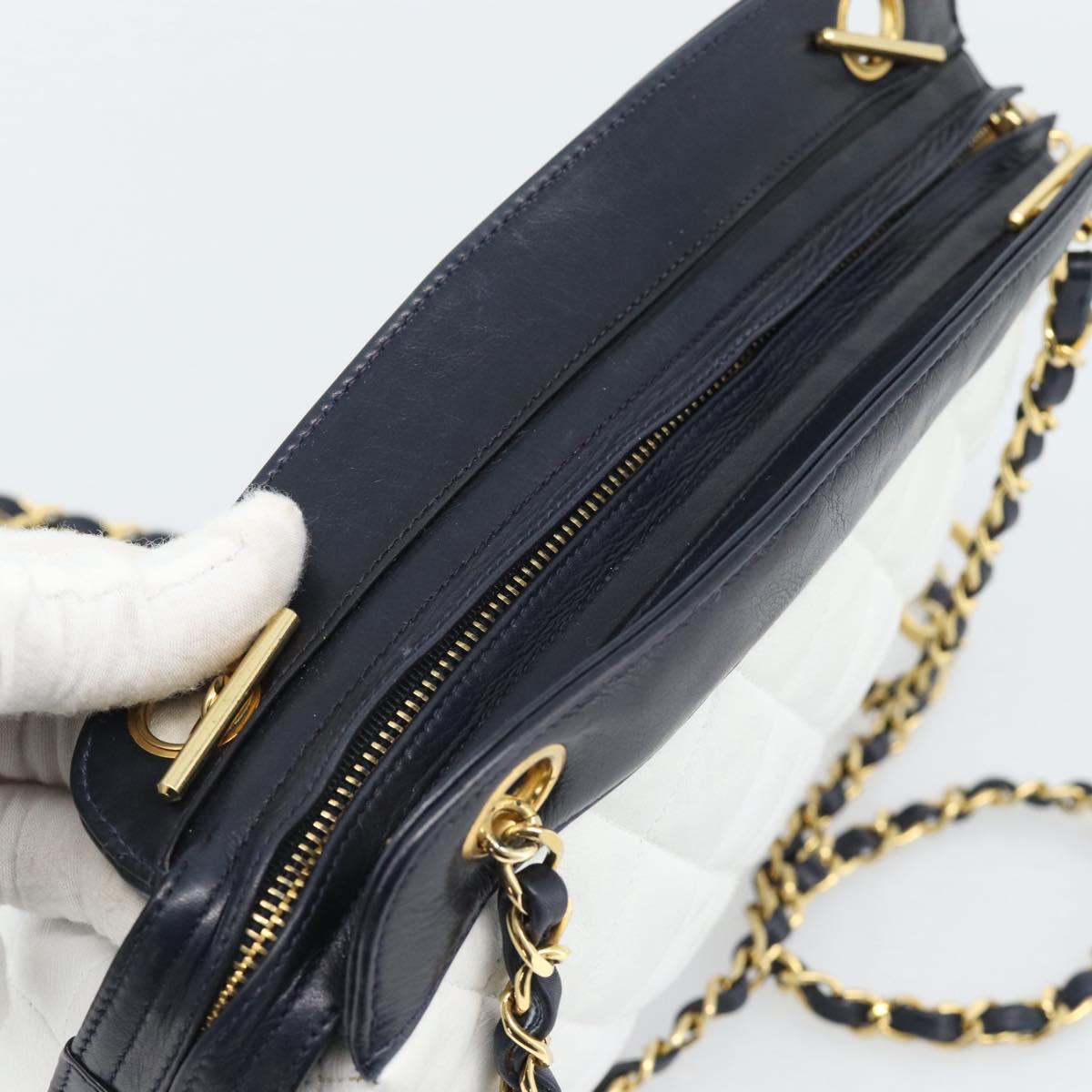 CHANEL Matelasse Chain Shoulder Bag Leather White Gold CC Auth mr2545V