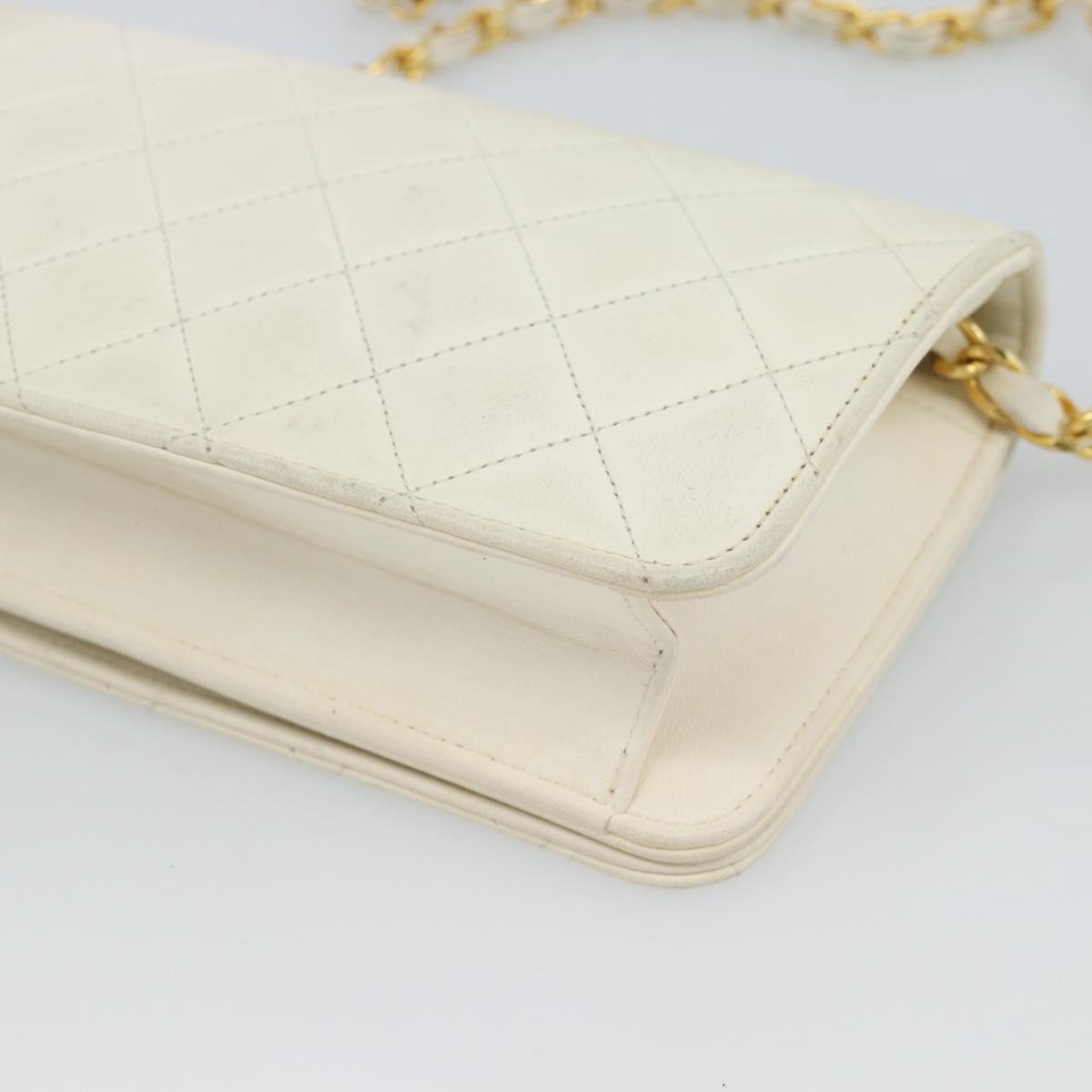 CHANEL Matelasse Chain Shoulder Bag Leather White Gold CC Auth mr2797