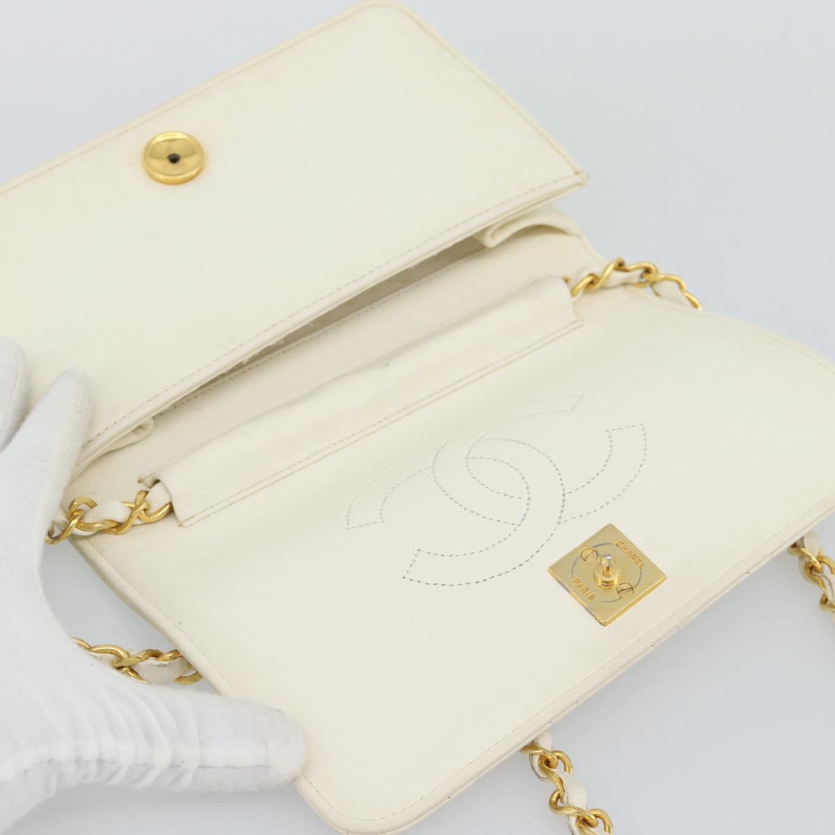 CHANEL Matelasse Chain Shoulder Bag Leather White Gold CC Auth mr2797