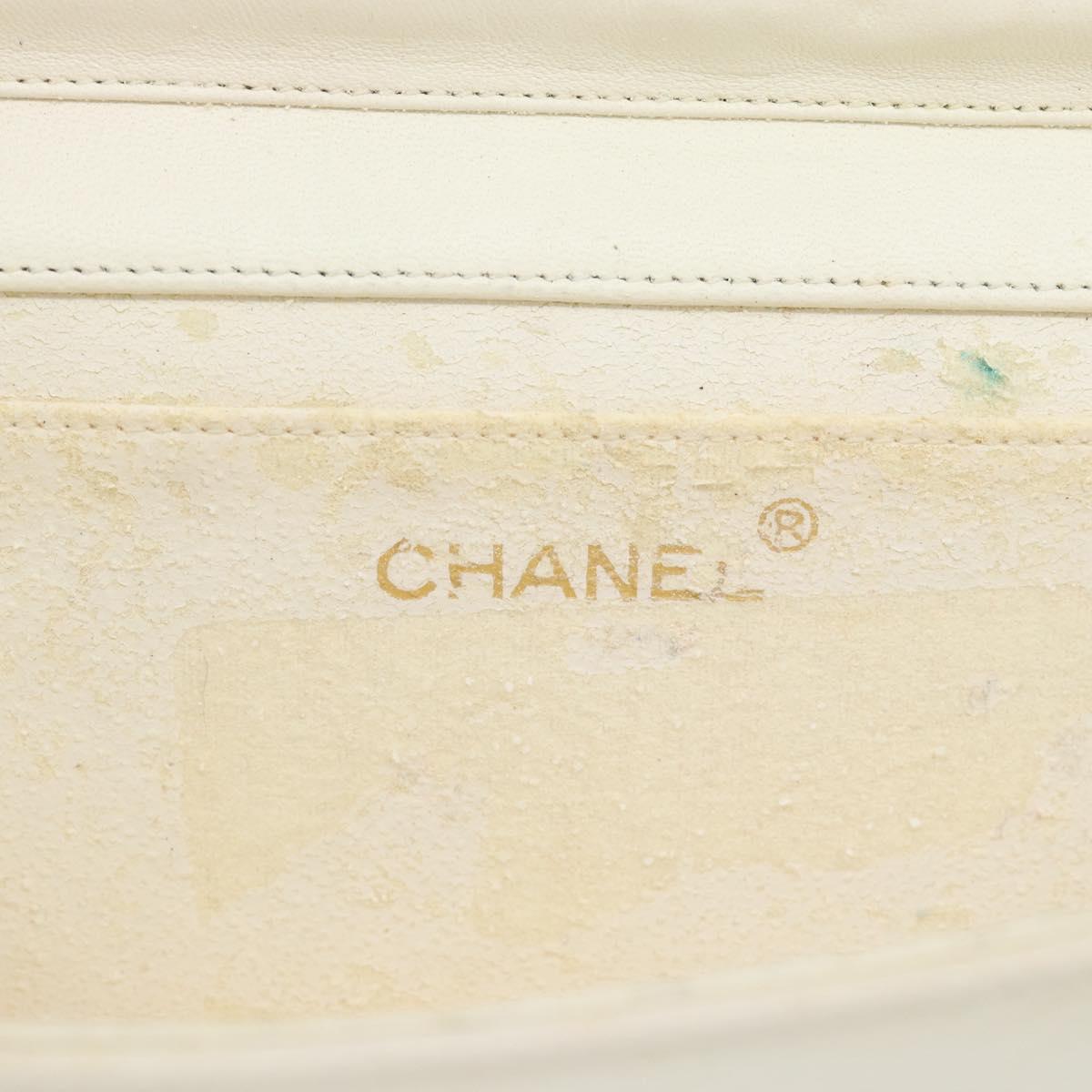 CHANEL Matelasse Chain Shoulder Bag Leather White Gold CC Auth mr2797