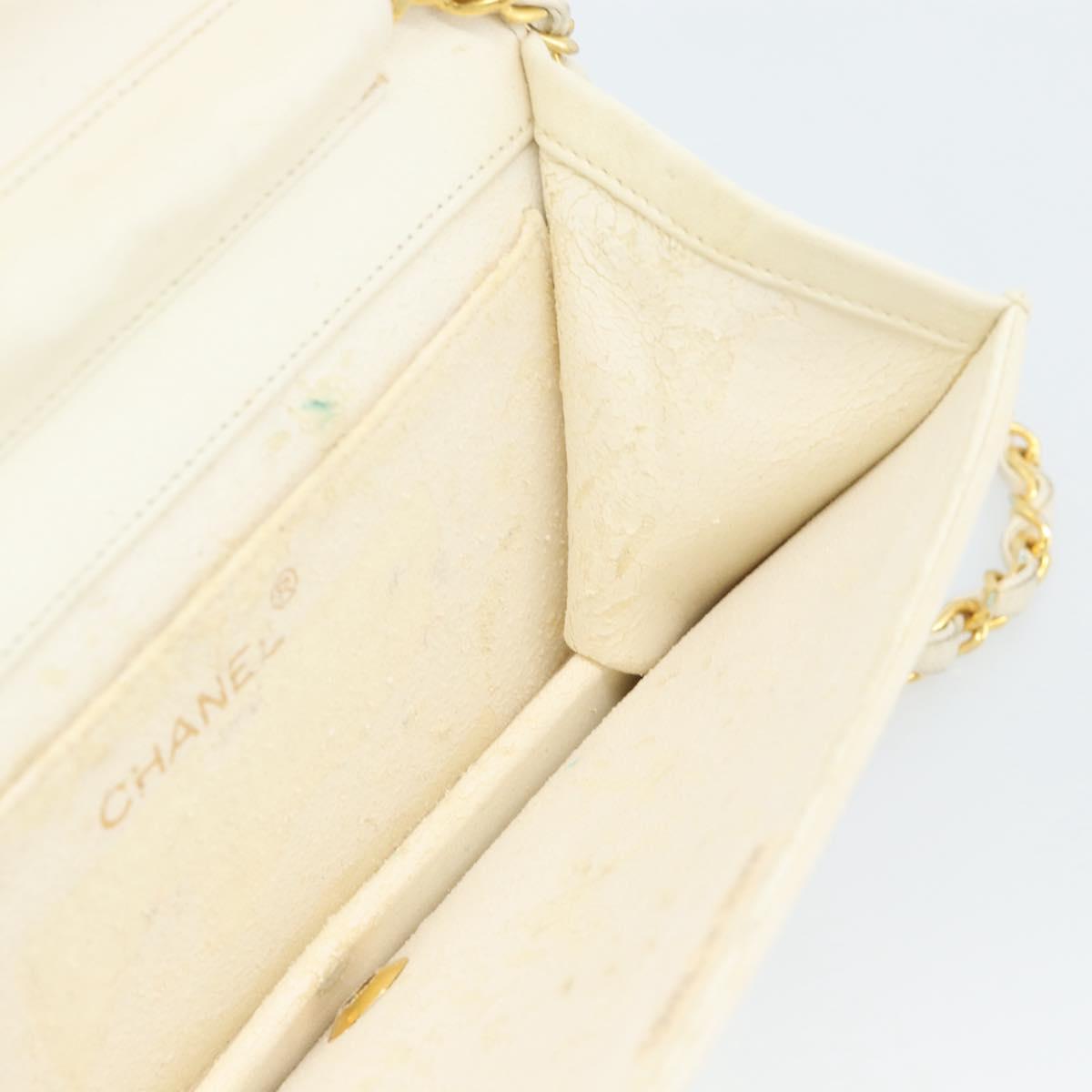 CHANEL Matelasse Chain Shoulder Bag Leather White Gold CC Auth mr2797