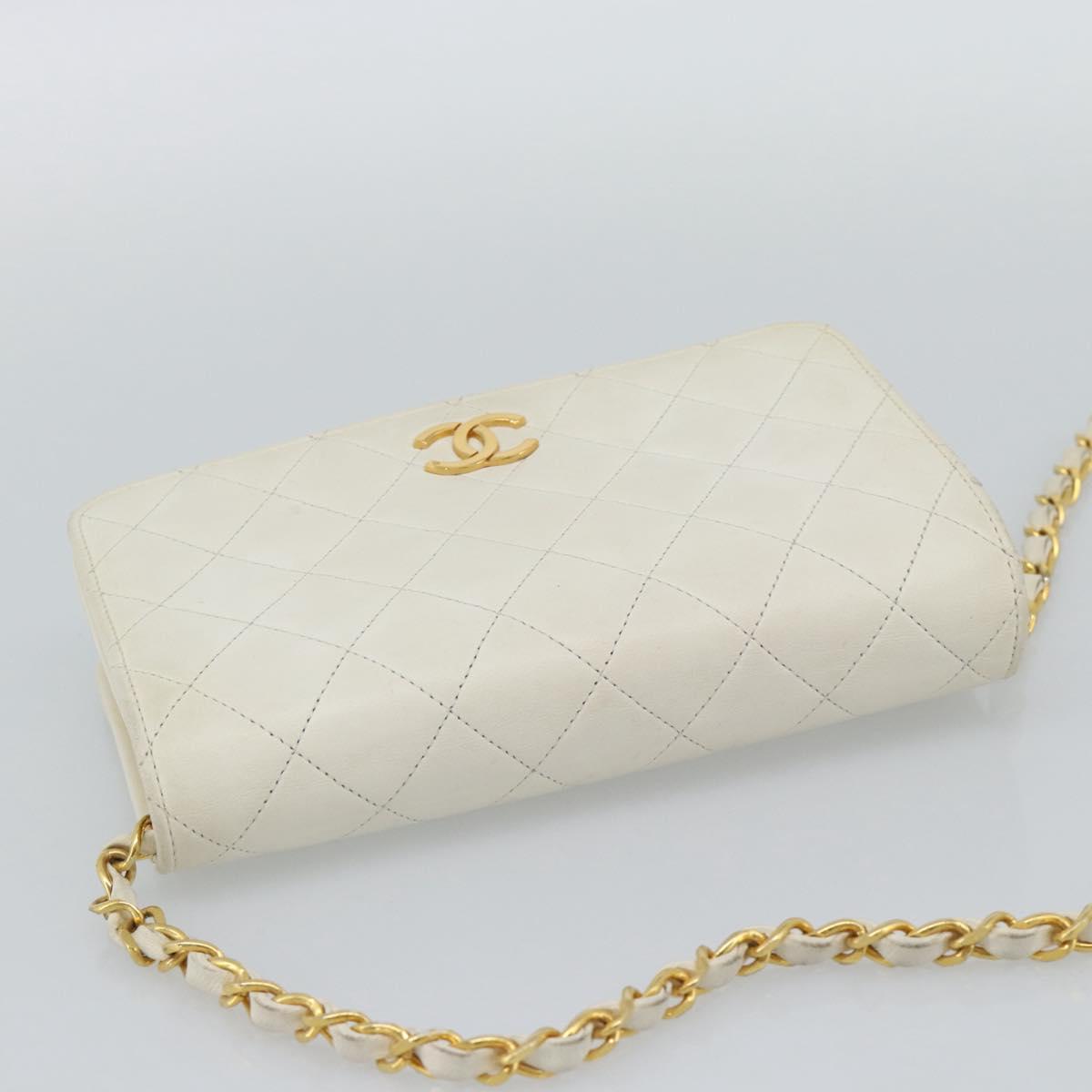 CHANEL Matelasse Chain Shoulder Bag Leather White Gold CC Auth mr2797