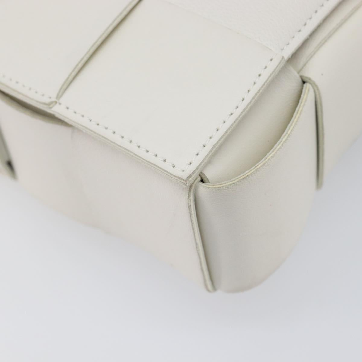 BOTTEGA VENETA MAXI INTRECCIATO Cassette Bag Leather White Silver Auth mr2874V