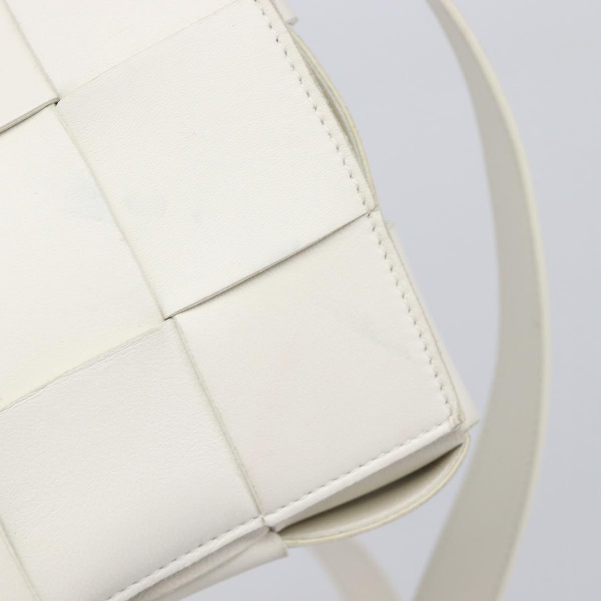 BOTTEGA VENETA MAXI INTRECCIATO Cassette Bag Leather White Silver Auth mr2874V