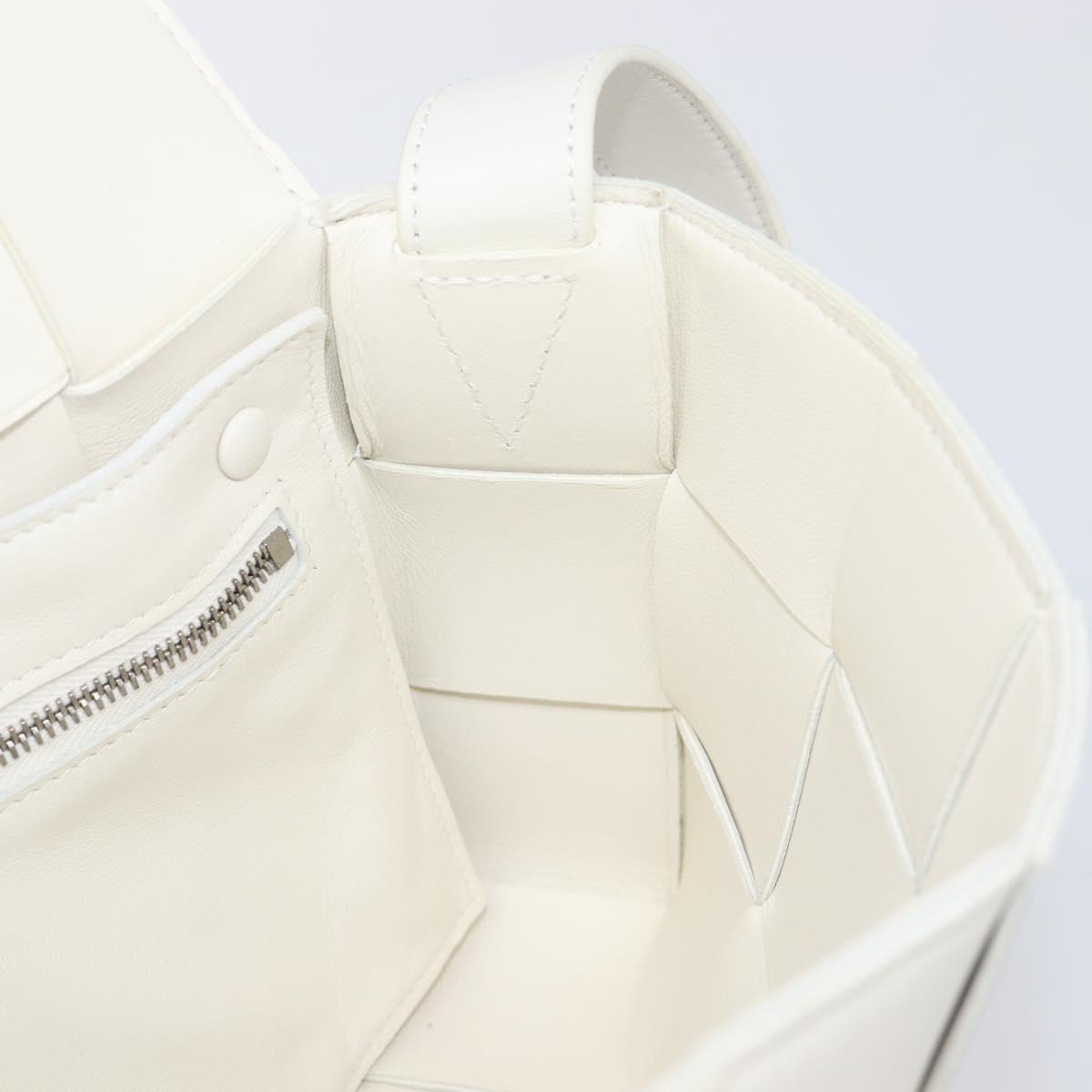 BOTTEGA VENETA MAXI INTRECCIATO Cassette Bag Leather White Silver Auth mr2874V