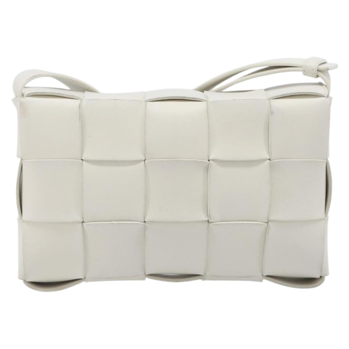 BOTTEGA VENETA MAXI INTRECCIATO Cassette Bag Leather White Silver Auth mr2874V