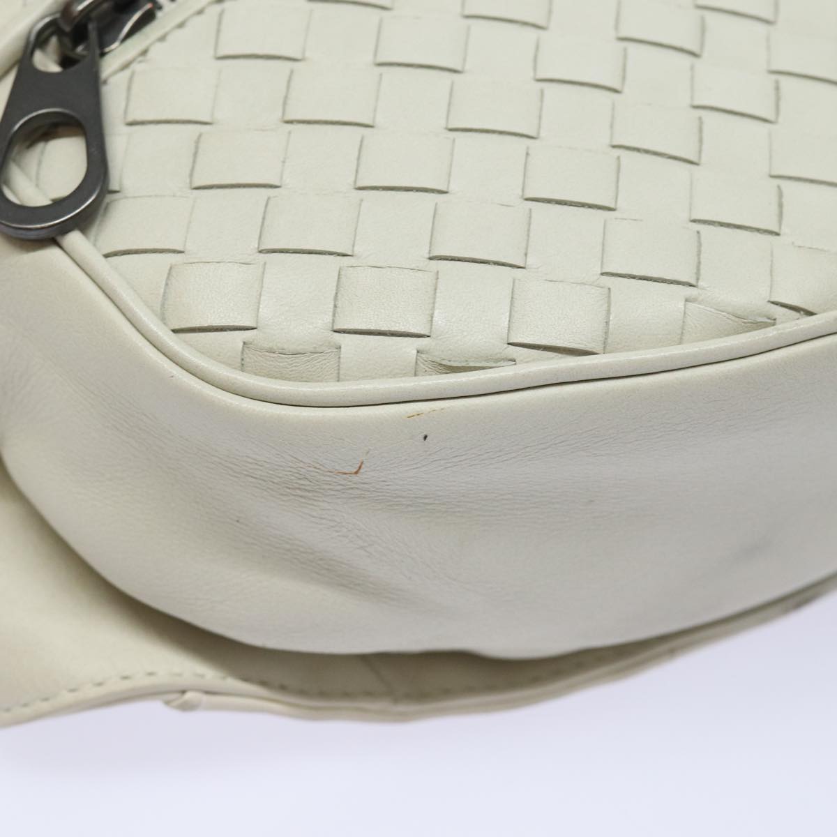 BOTTEGA VENETA INTRECCIATO Body Bag Leather White Auth mr354