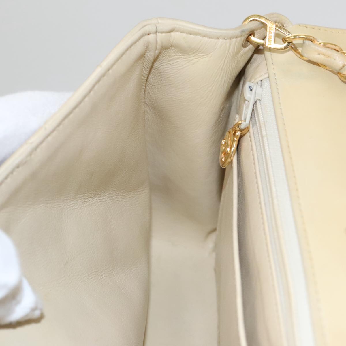 CHANEL Diana 25 Chain Shoulder Bag Lamb Skin Beige Gold CC Auth PP039