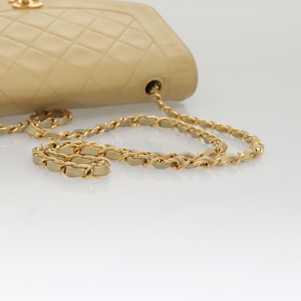 CHANEL Diana 25 Chain Shoulder Bag Lamb Skin Beige Gold CC Auth PP039