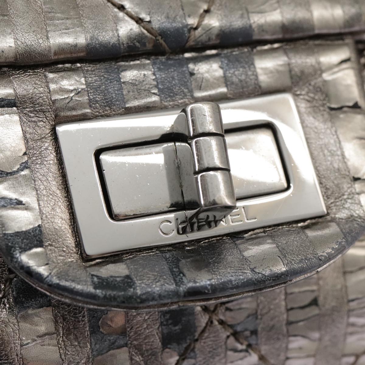 CHANEL Matelasse 25.5 Double Chain Bag Coated leather Silver tone CC Auth PP046