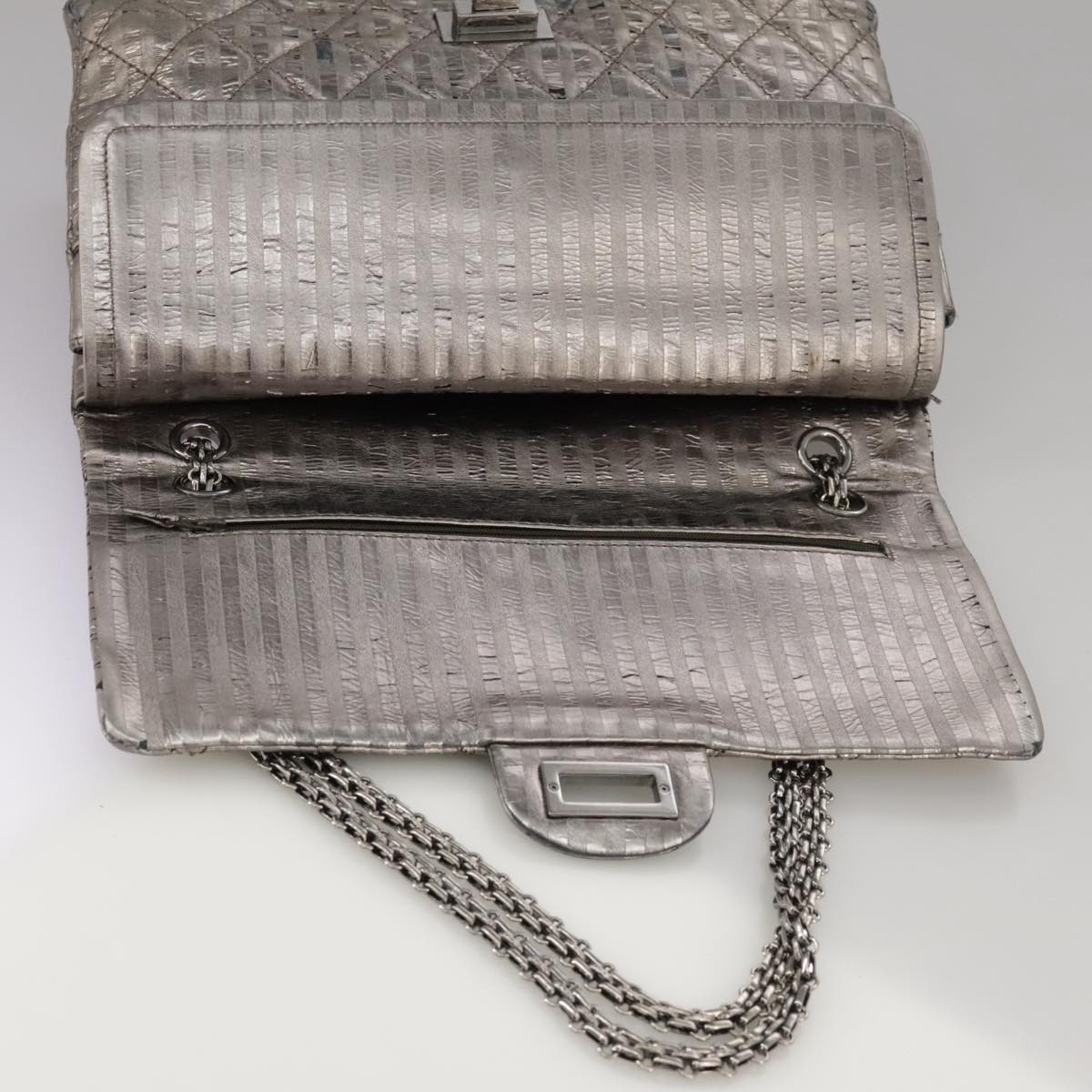 CHANEL Matelasse 25.5 Double Chain Bag Coated leather Silver tone CC Auth PP046
