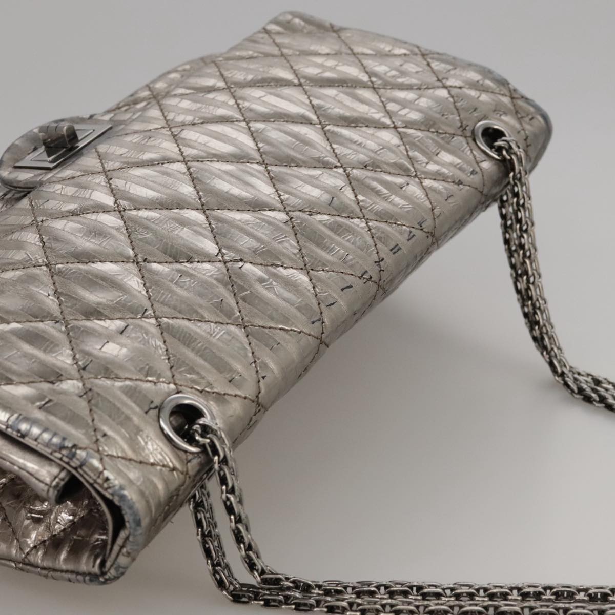 CHANEL Matelasse 25.5 Double Chain Bag Coated leather Silver tone CC Auth PP046