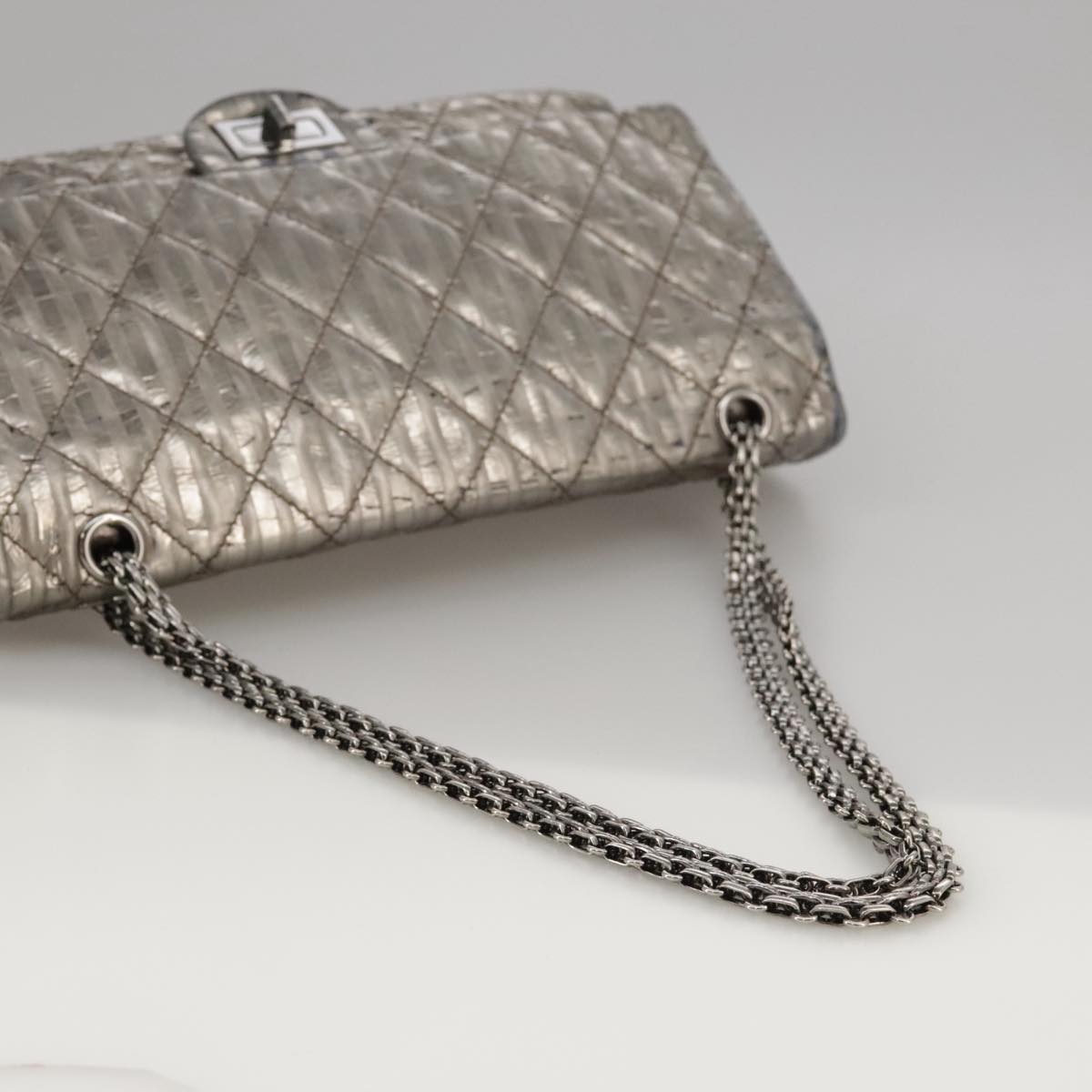 CHANEL Matelasse 25.5 Double Chain Bag Coated leather Silver tone CC Auth PP046
