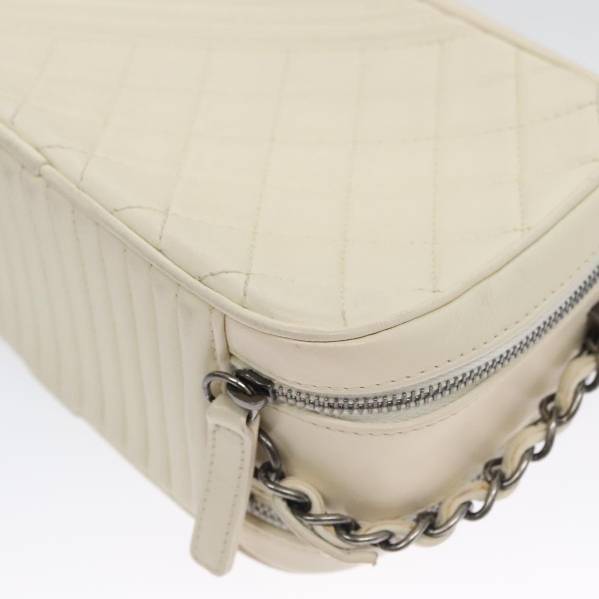 CHANEL Matelasse Chain Shoulder Bag Lamb Skin White CC Auth PP060