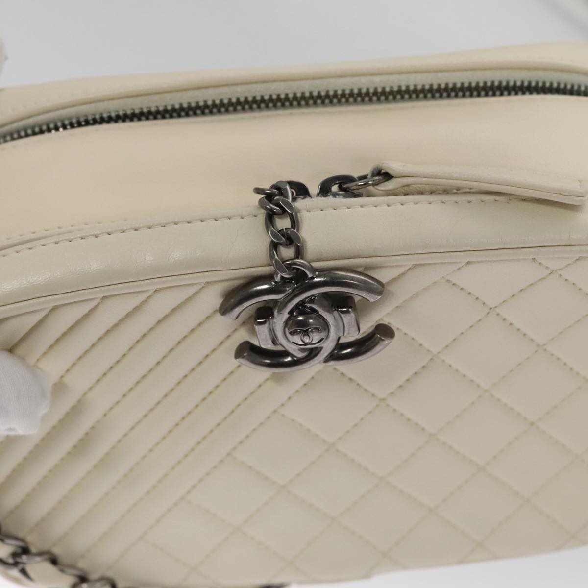 CHANEL Matelasse Chain Shoulder Bag Lamb Skin White CC Auth PP060