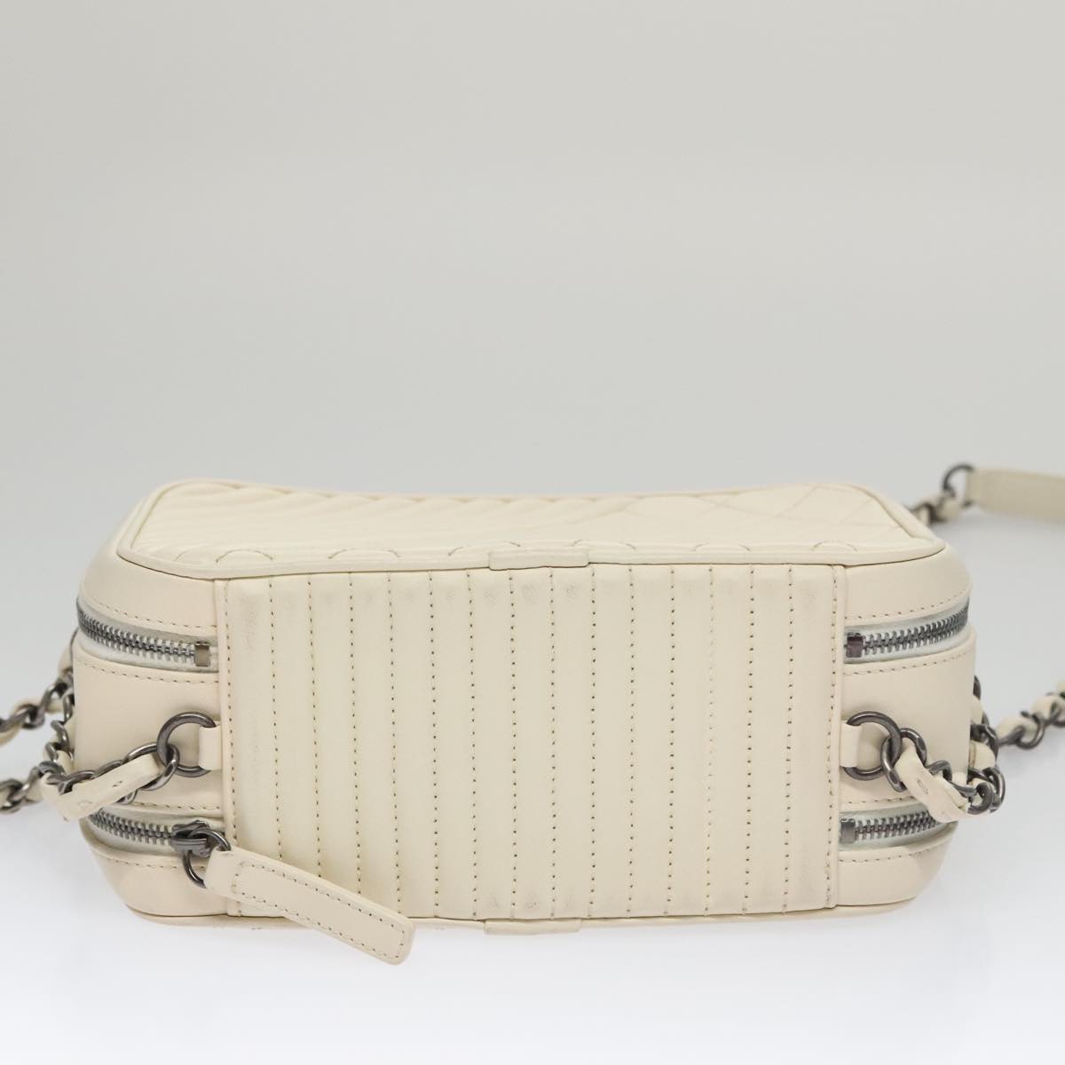 CHANEL Matelasse Chain Shoulder Bag Lamb Skin White CC Auth PP060