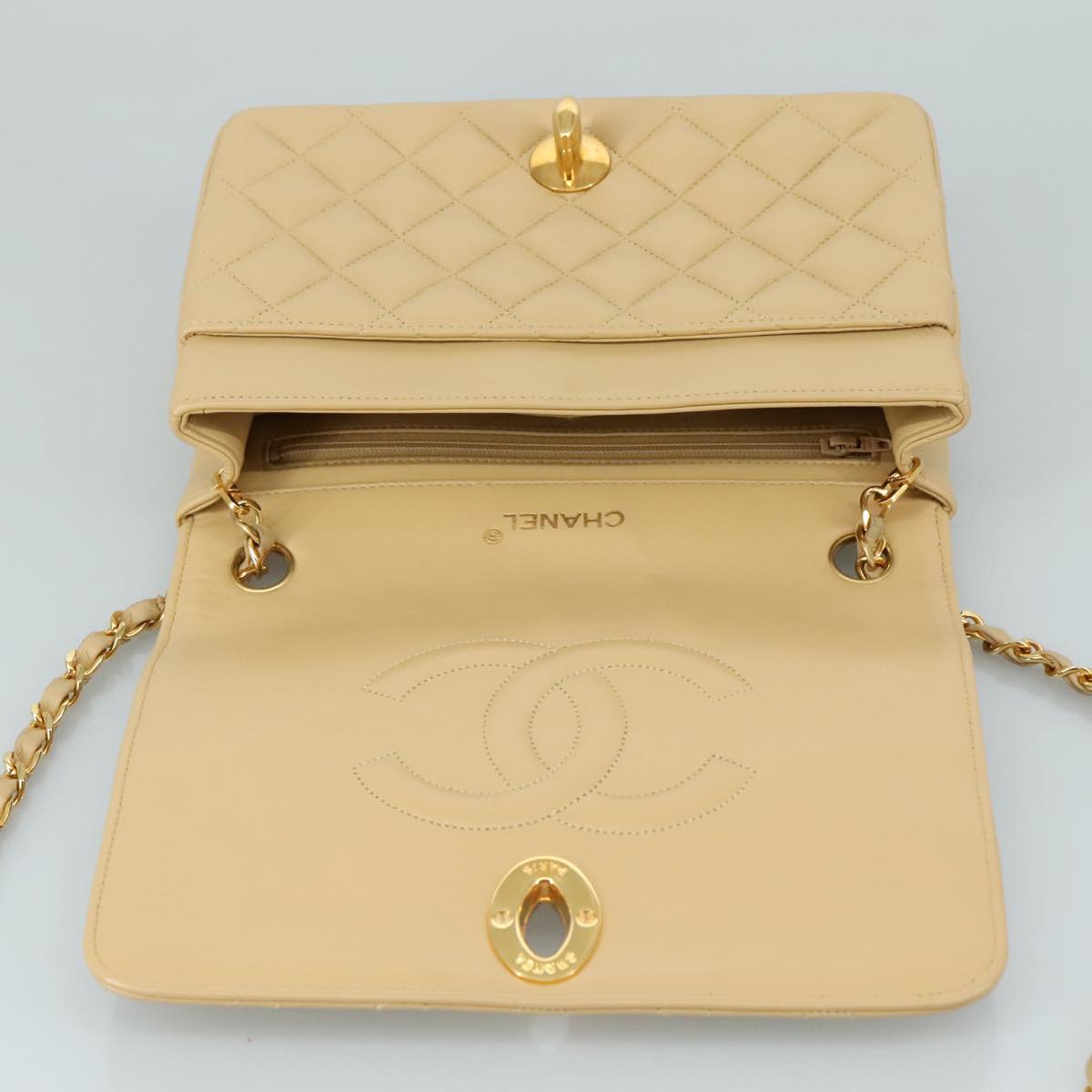 CHANEL Matelasse Chain Shoulder Bag Lamb Skin Beige Gold CC Auth PP077