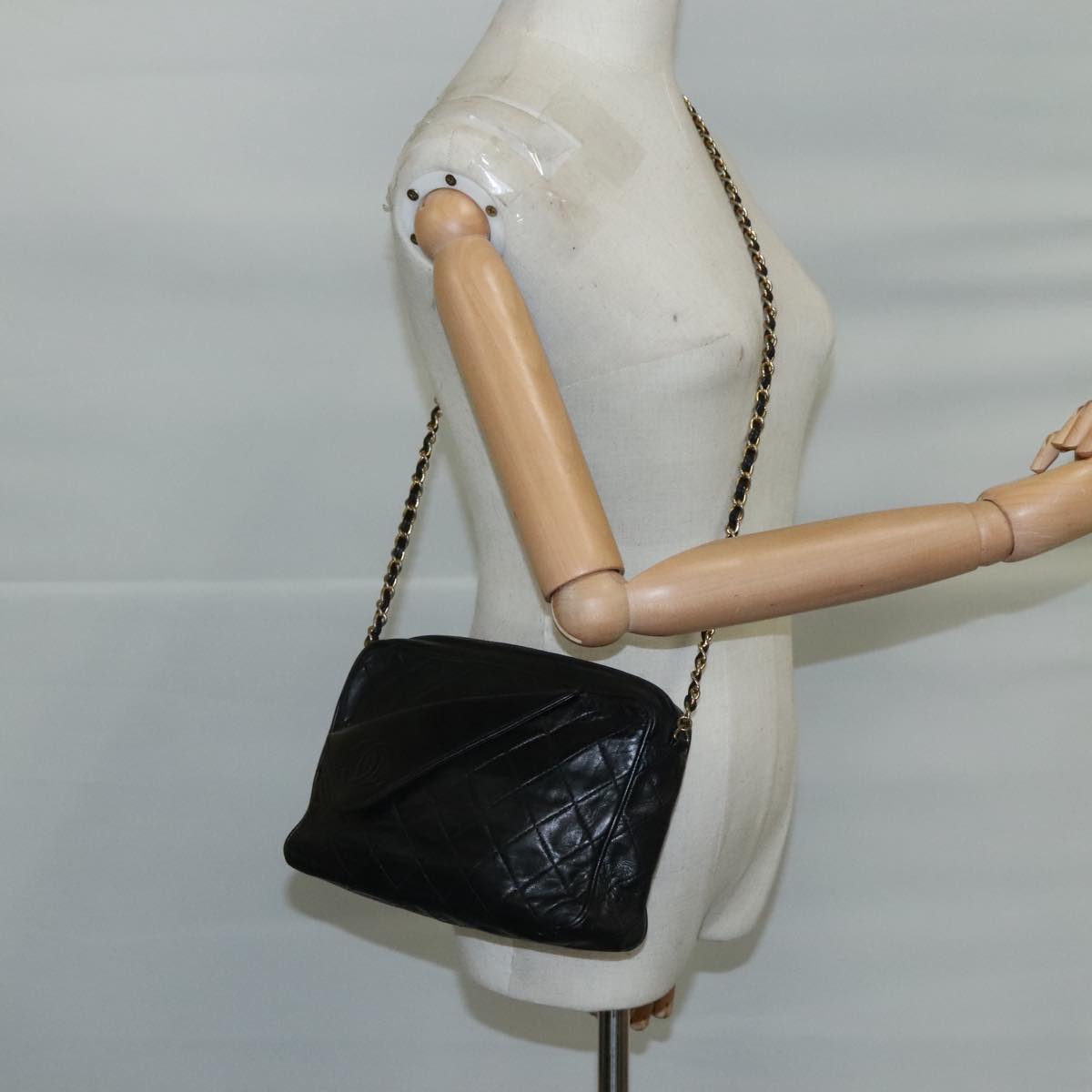 CHANEL Matelasse Chain Shoulder Bag Lamb Skin Black Gold CC Auth PP082