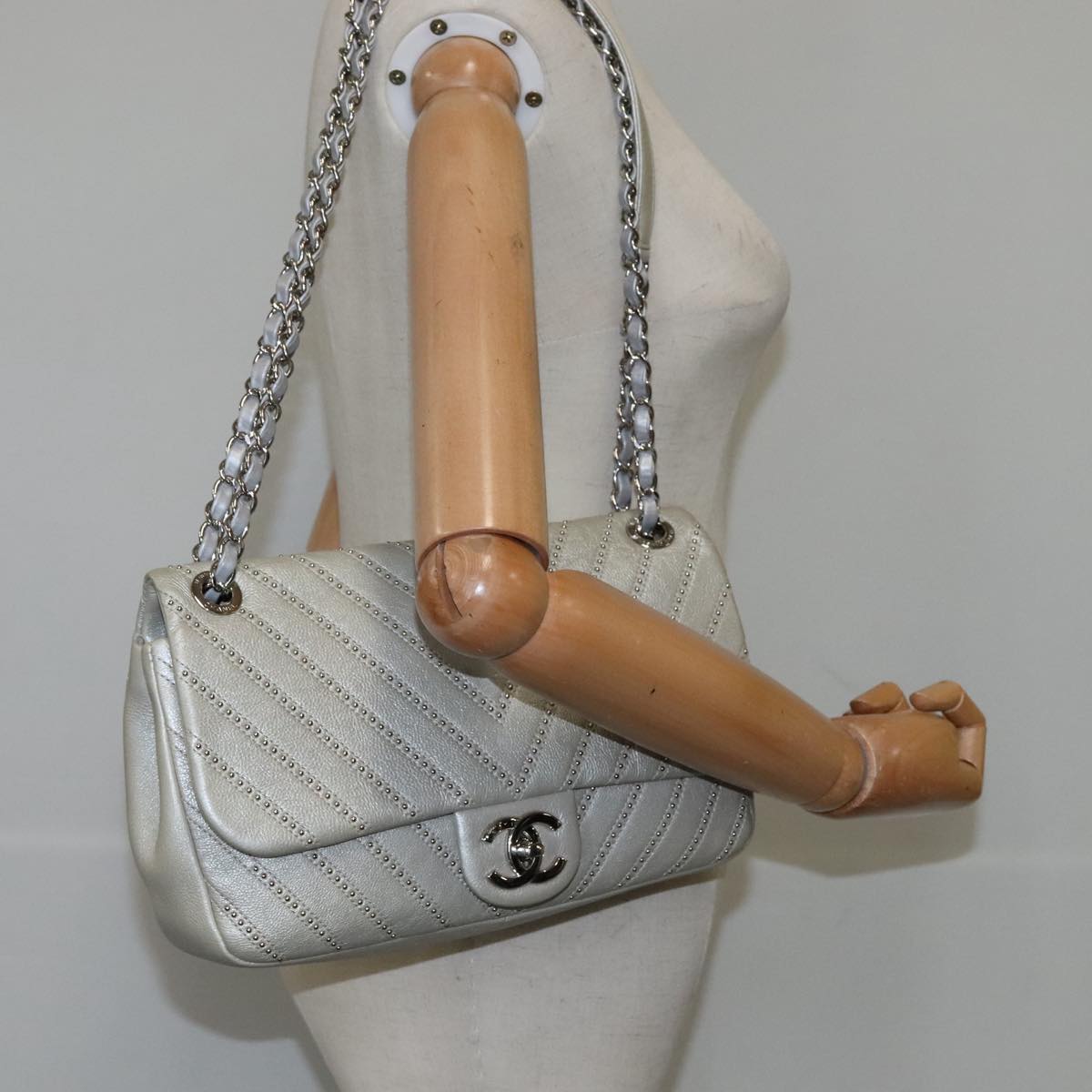 CHANEL Chain Shoulder Bag Leather Gray CC Auth PP141
