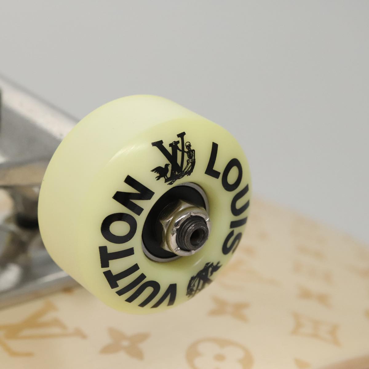 LOUIS VUITTON Skateboard Wood Beige GI0637 LV Auth 115970M
